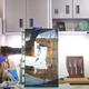 Imagen para el artículo titulado Convertir tu monitor en una pantalla transparente de aspecto futurista es tan sencillo como quitarle capas